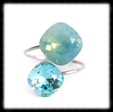 #R9942- Sparkling 2 Tone Ring- Pacific Opal Light Turquoise