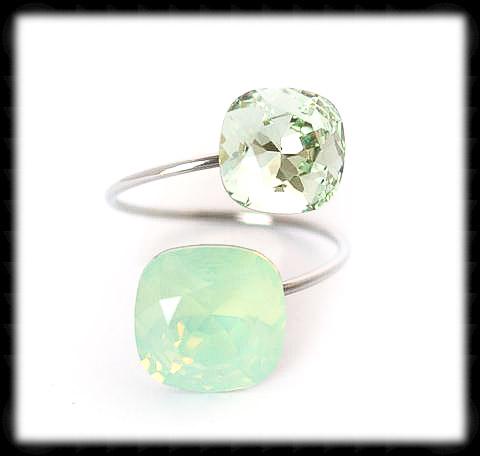 #R99993- Sparkling 2 Tone Ring- Chrysolite Opal Chrysolite