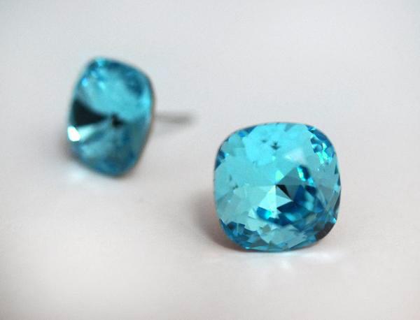 #CS36-Light Turquoise Crystal Studs